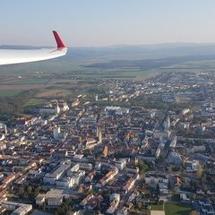 Flugwegposition um 16:20:12: Aufgenommen in der Nähe von Wiener Neustadt, Österreich in 528 Meter